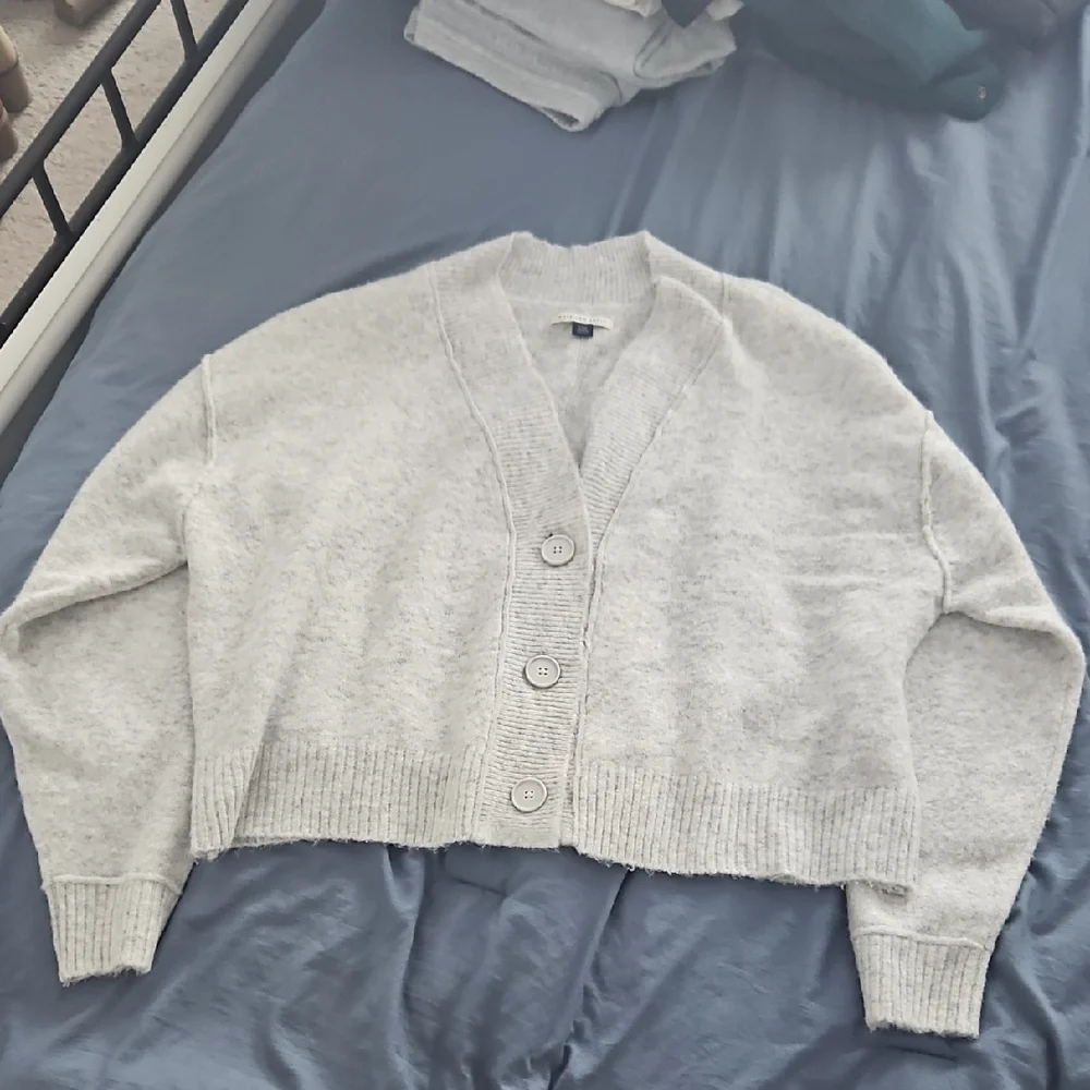 American Eagle Outfitters Light Gray Women's Cardigan - Picture 1 of 3